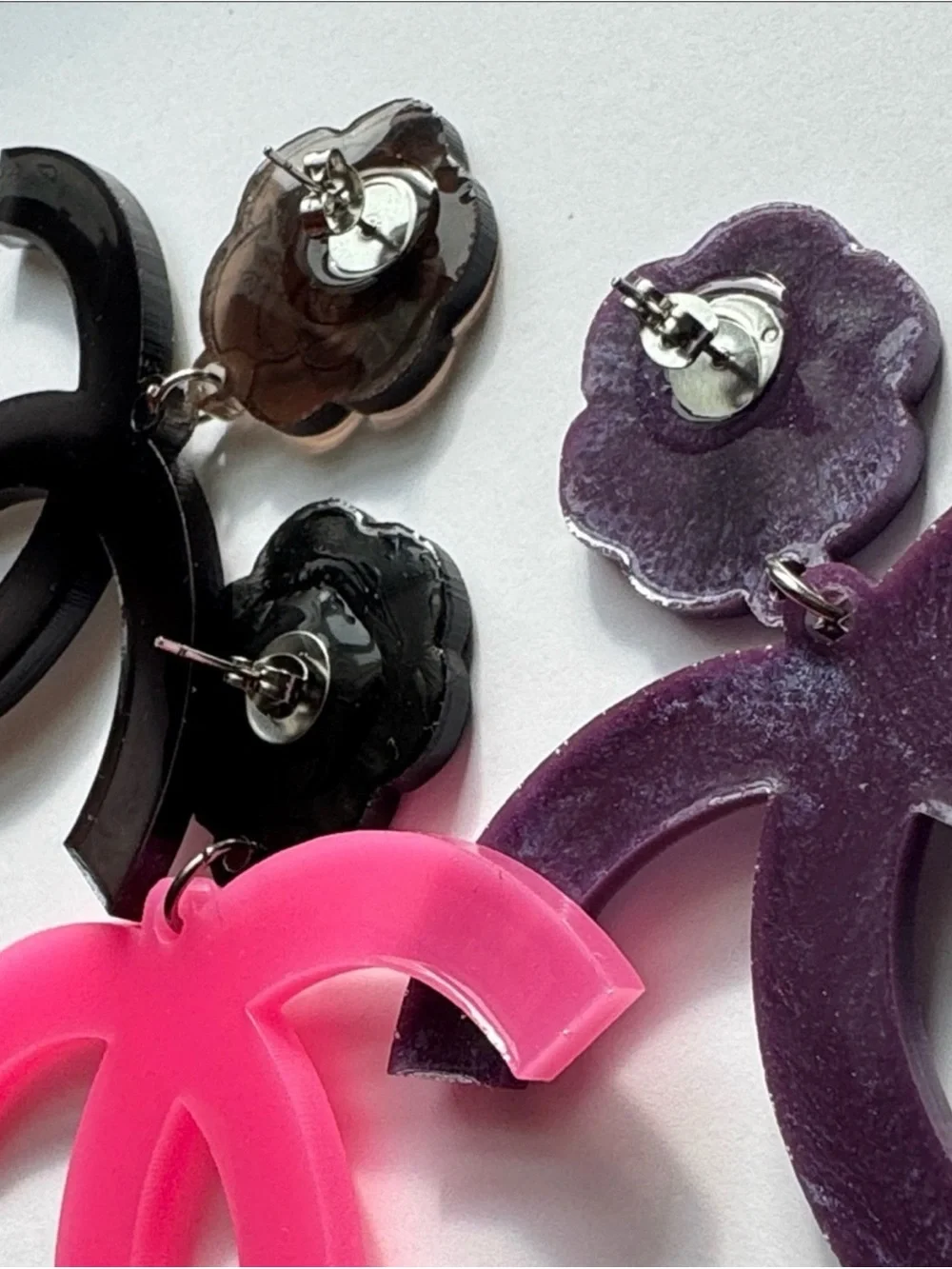 Streetwear CC Fashion Dangle Earrings - Picture 15 of 15